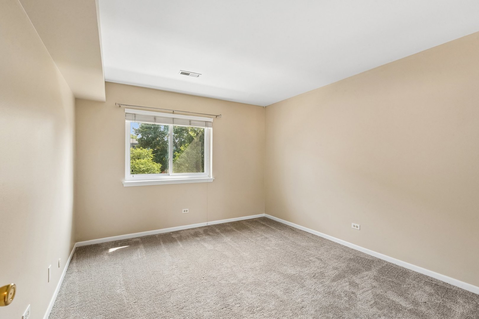 876 S Plum Grove Road 208 Property Photo 18