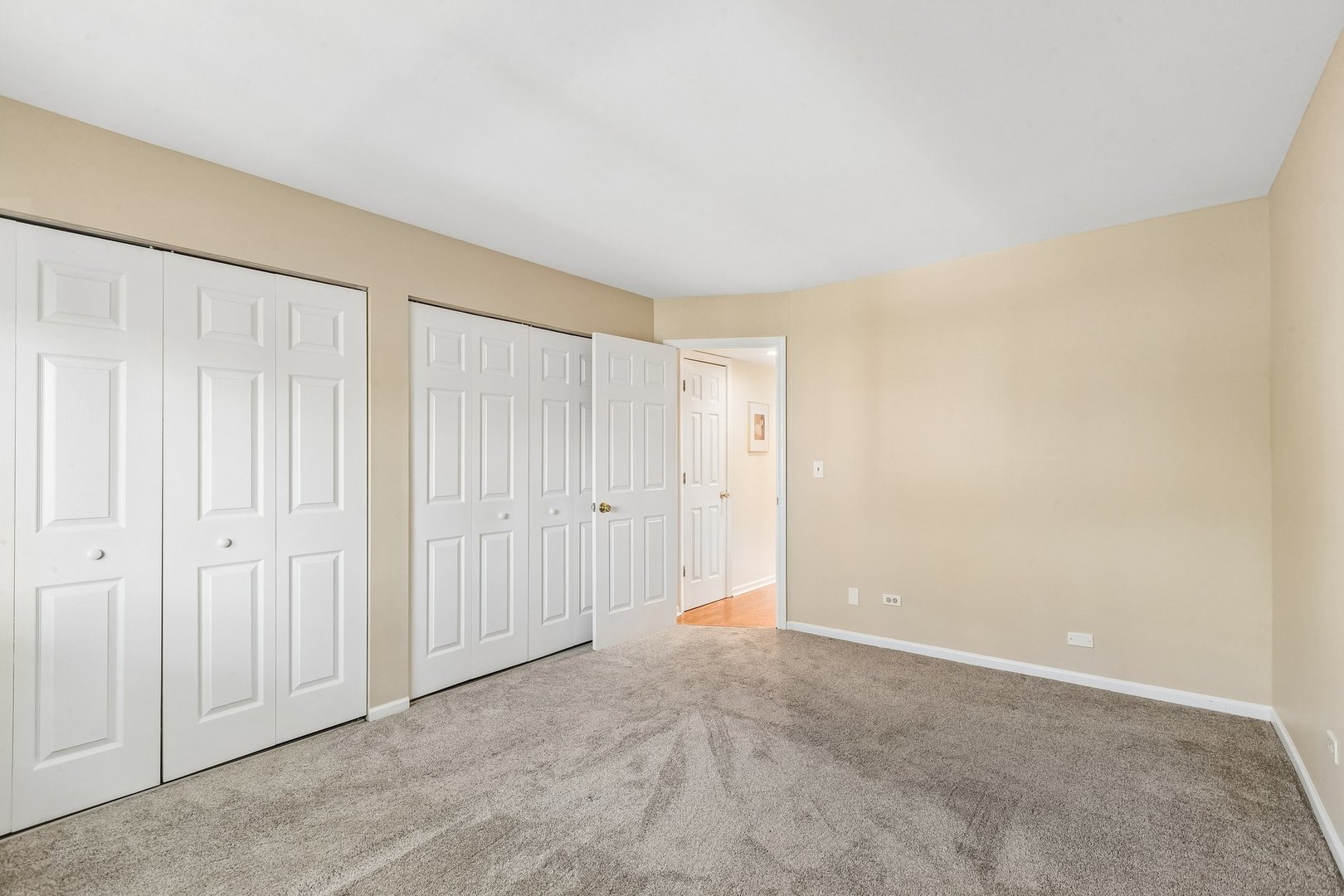 876 S Plum Grove Road 208 Property Photo 22