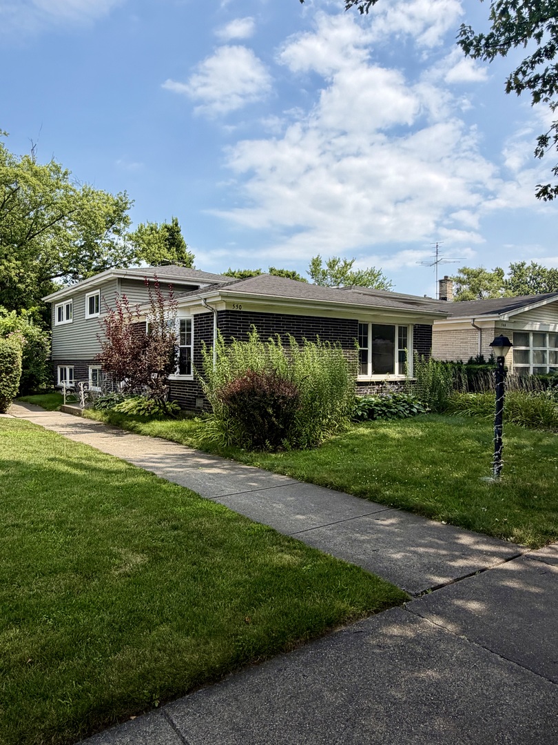 550 LARAMIE Avenue Property Photo 1