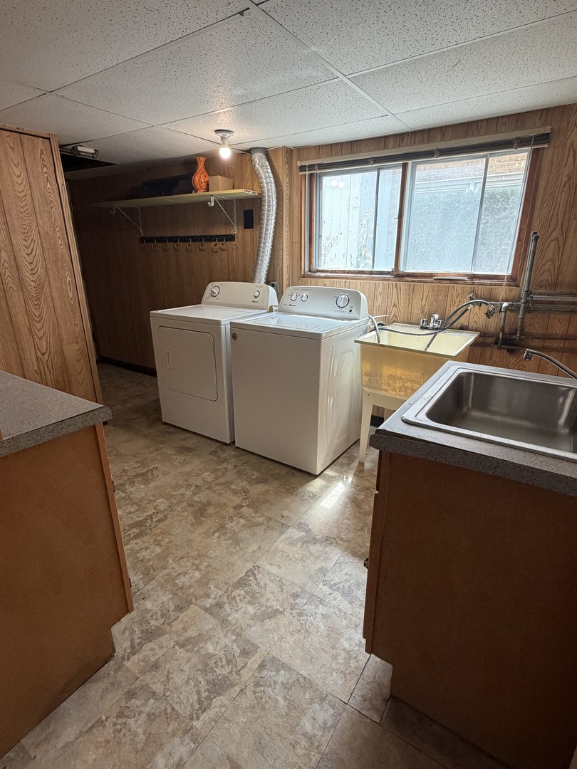 550 Laramie Avenue Property Photo 14