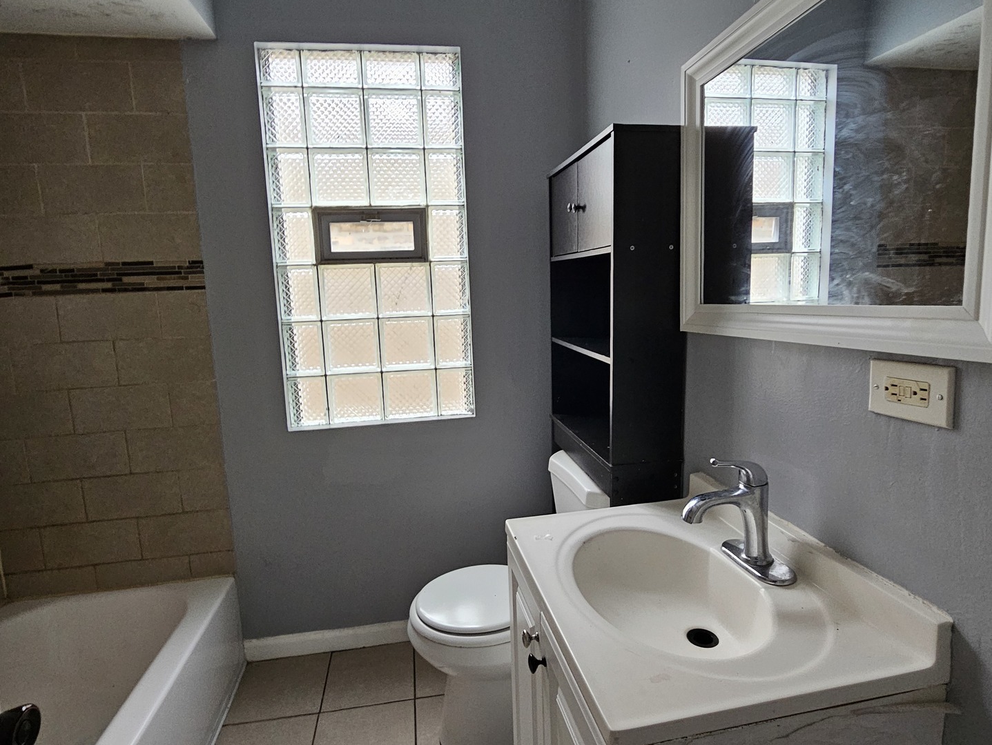 7126 S Claremont Avenue Property Photo 7