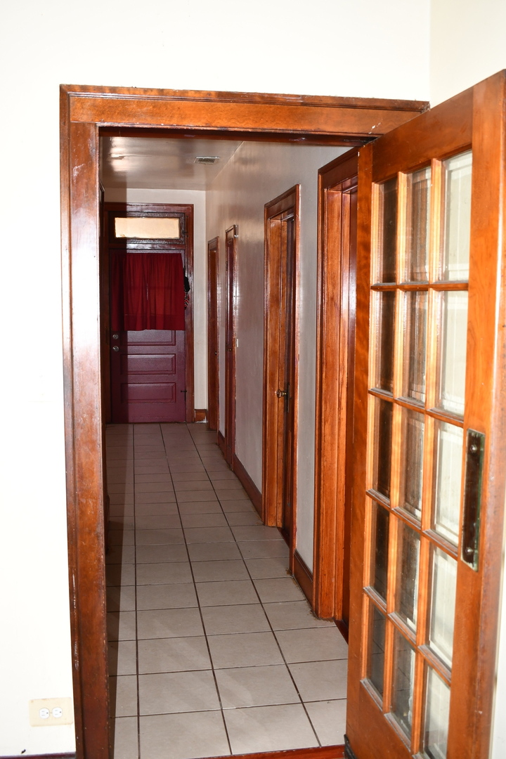 2514 W 55th Street Property Photo 5