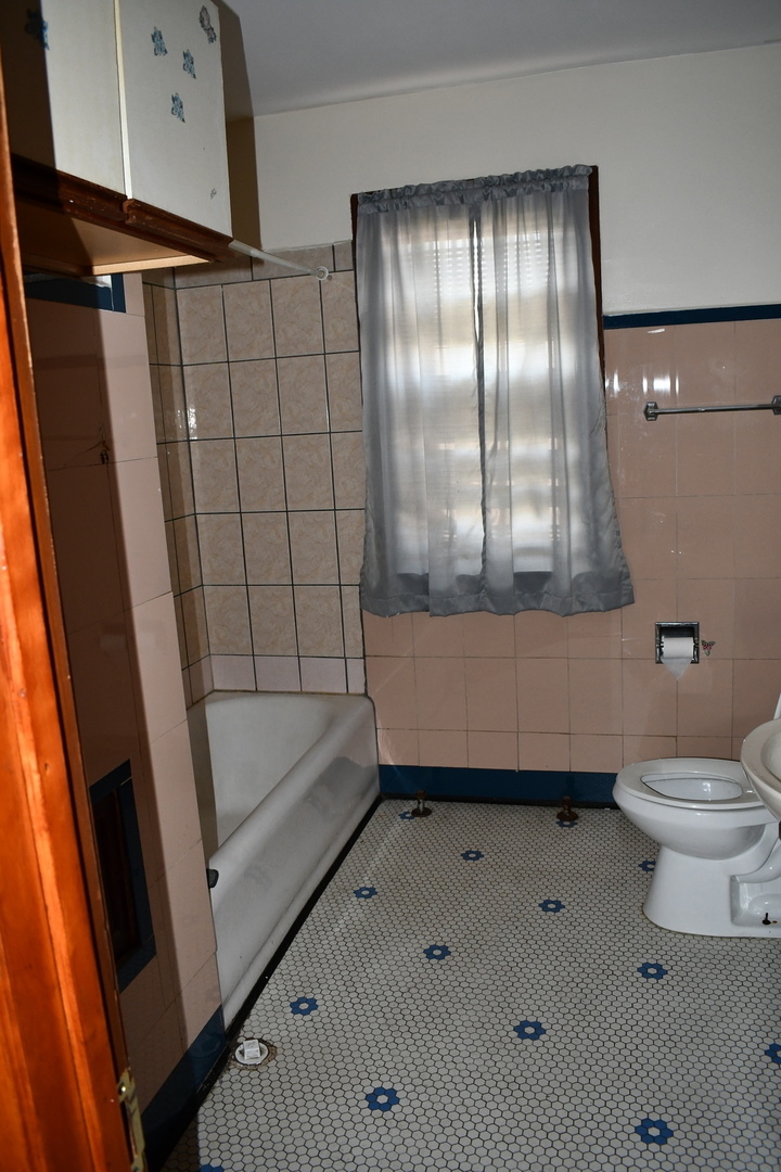 2514 W 55th Street Property Photo 6