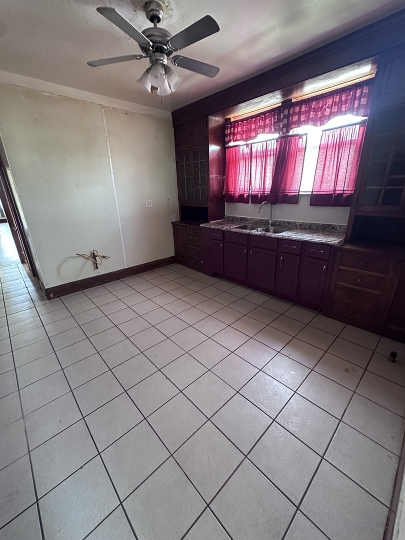 2514 W 55th Street Property Photo 8