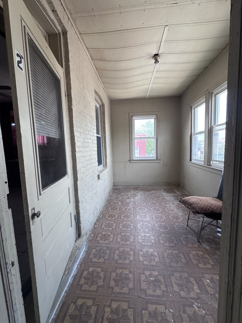 2514 W 55th Street Property Photo 9
