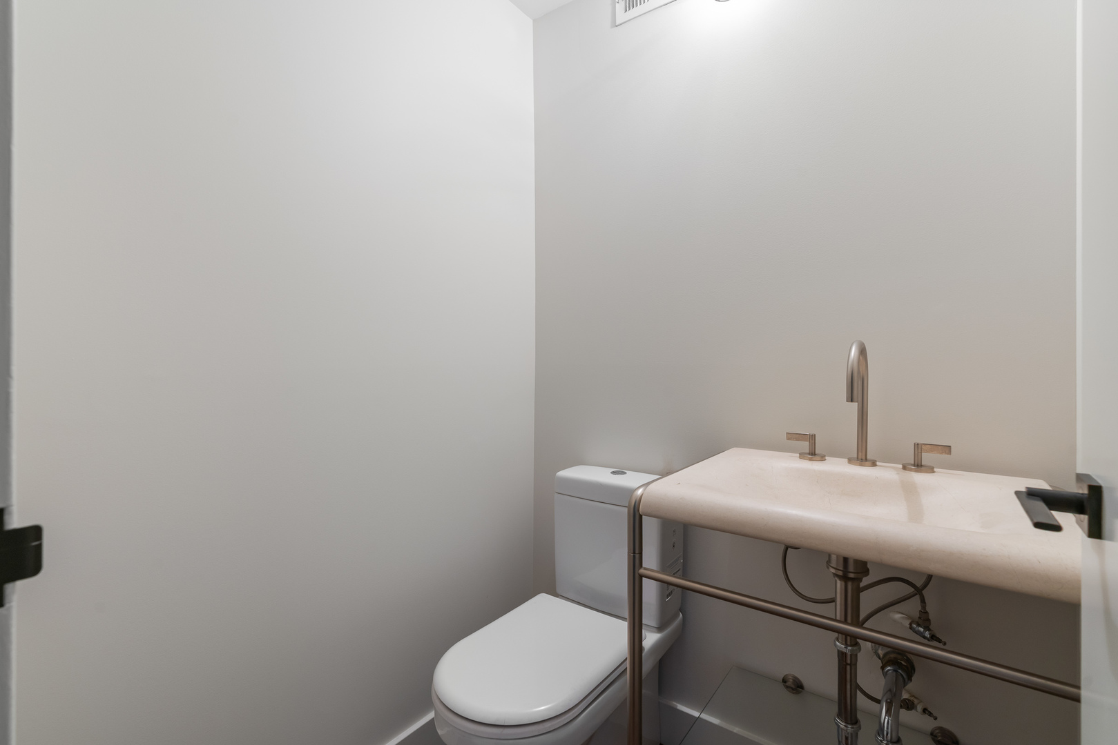 50 E Bellevue Place 2601 Property Photo 15
