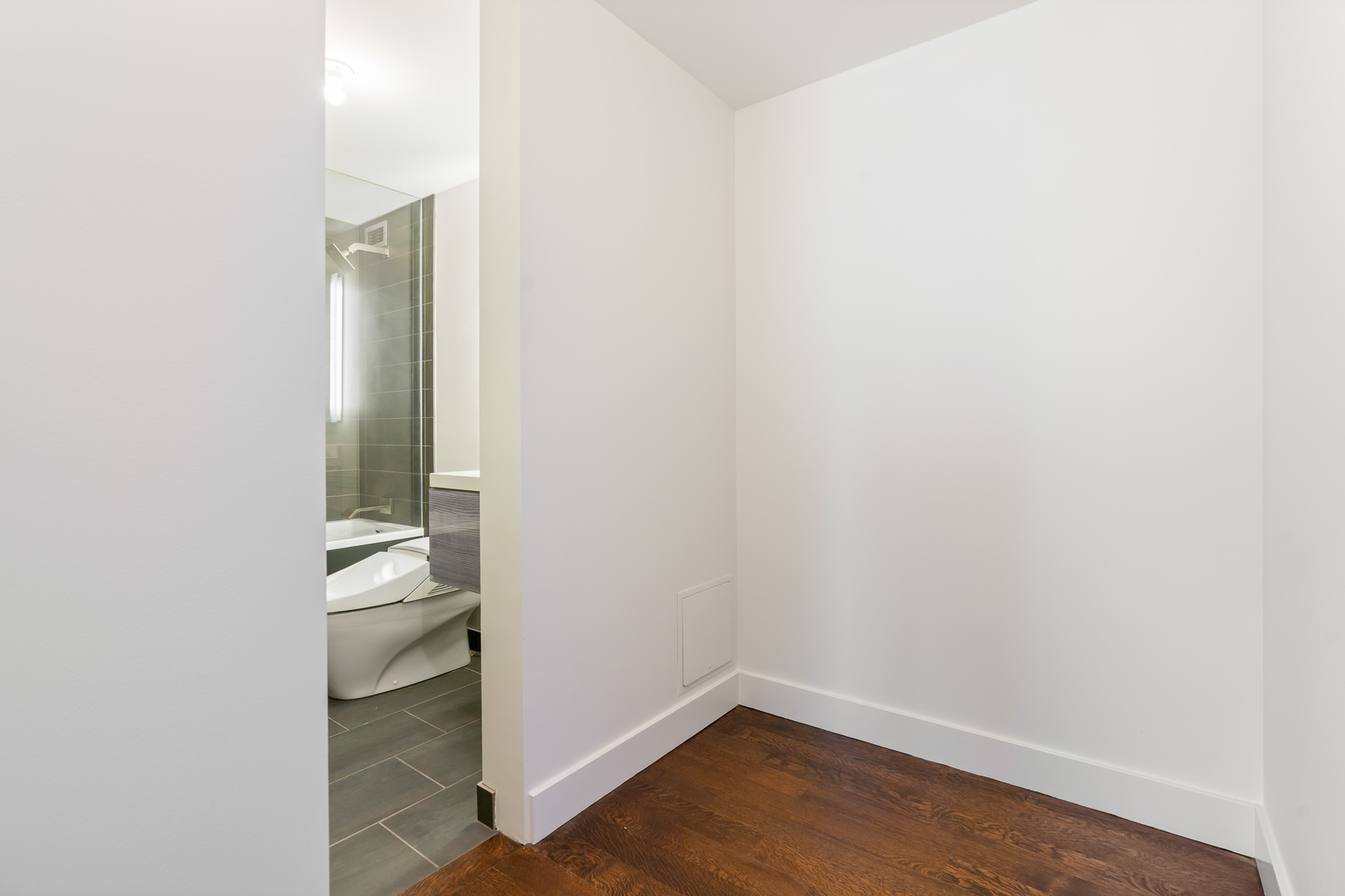 50 E Bellevue Place 2601 Property Photo 18
