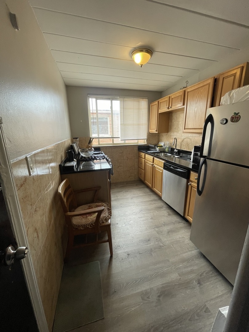 6833 N Oakley Avenue 3b Property Photo 8