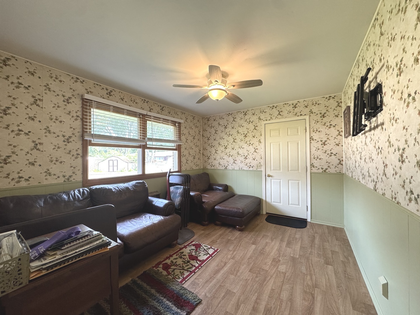 646 Evergreen Lane Property Photo 4