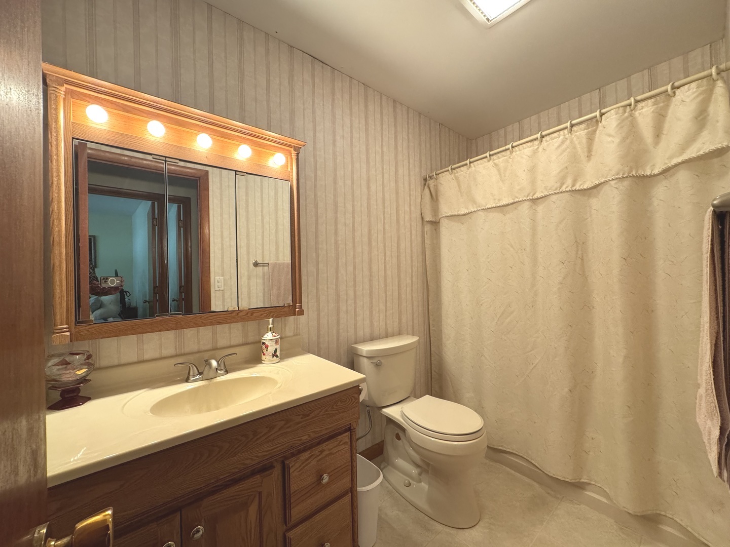 646 Evergreen Lane Property Photo 8