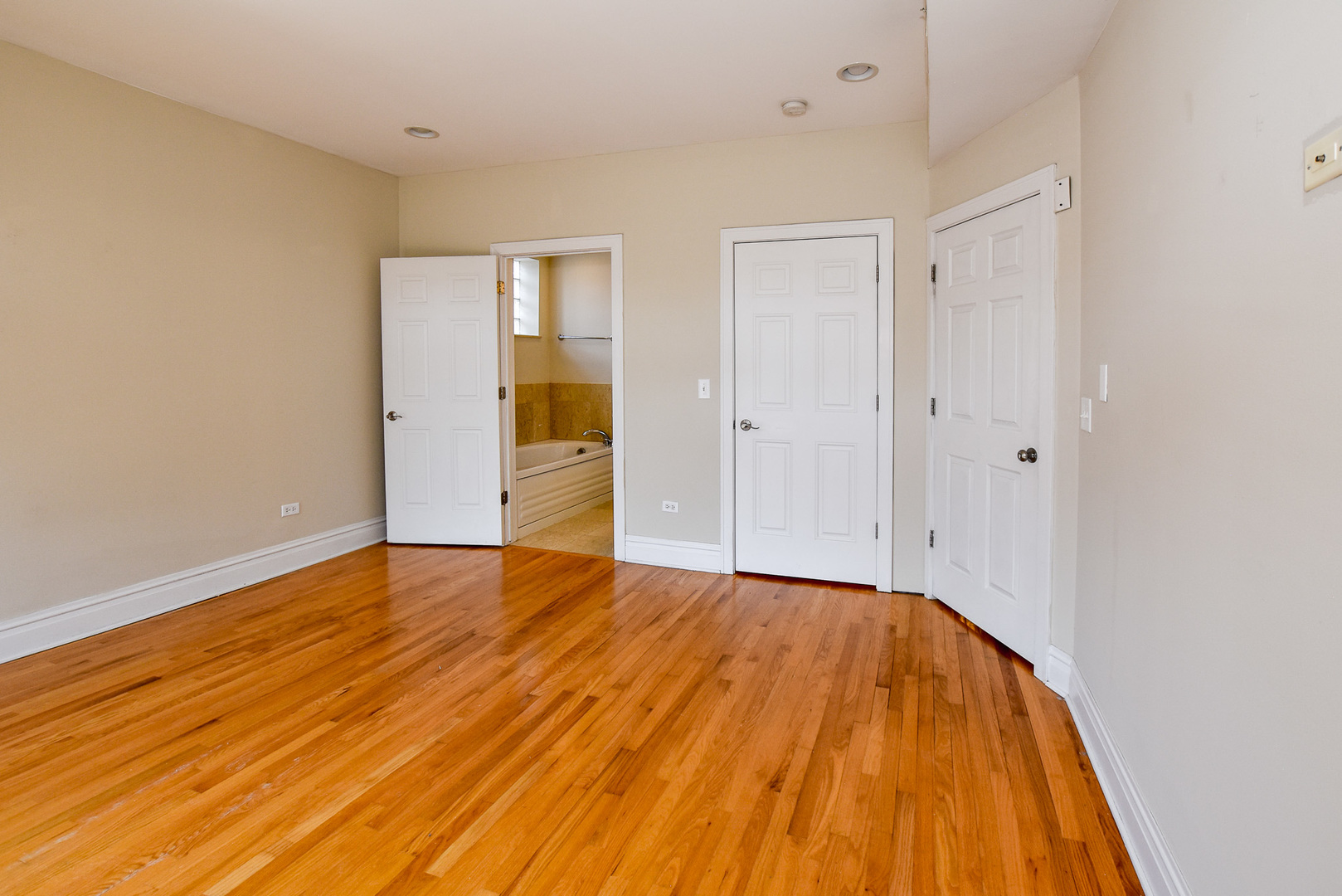 2942 N Lincoln Avenue 3s Property Photo 18