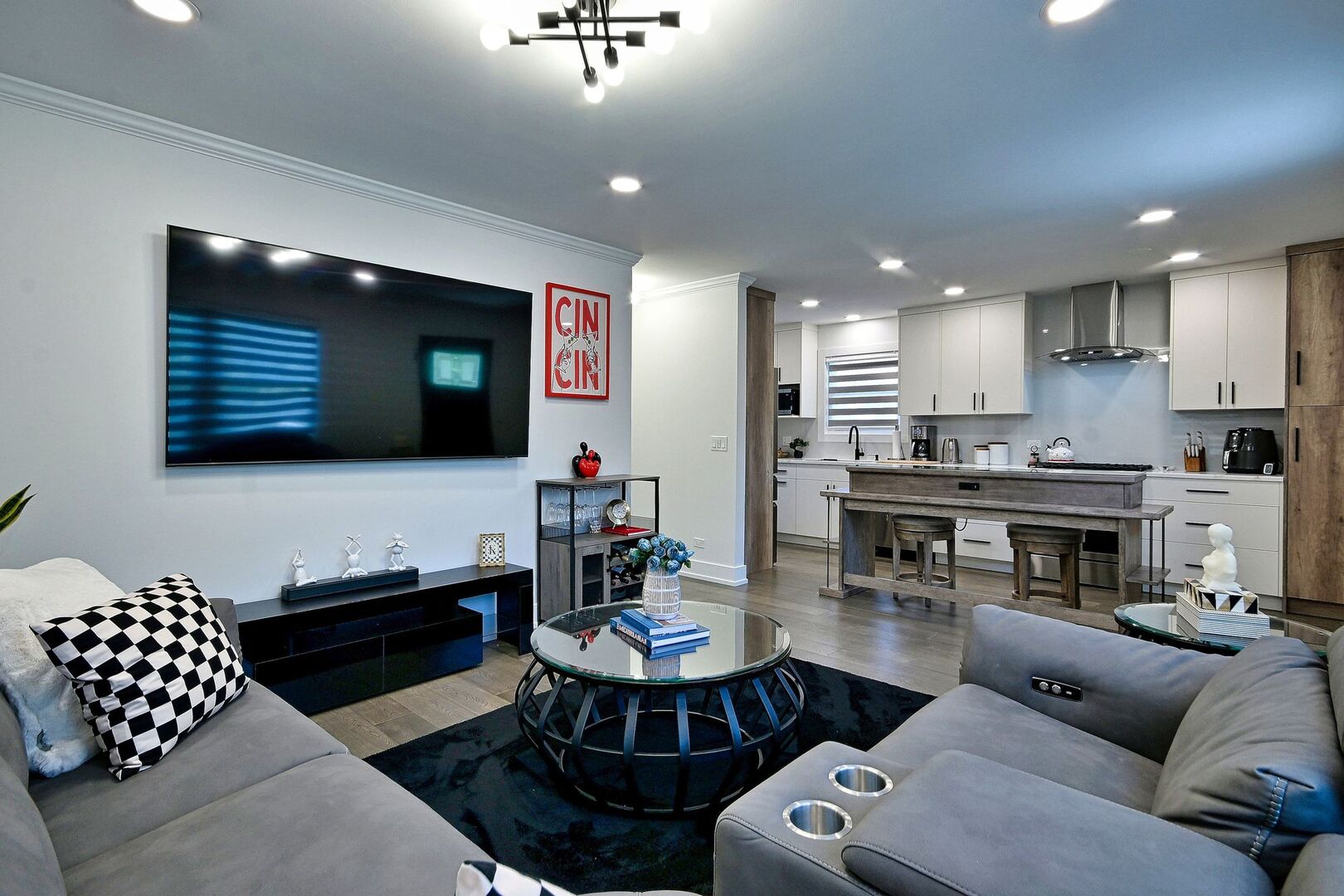 42 S Hickory Avenue Property Photo 8