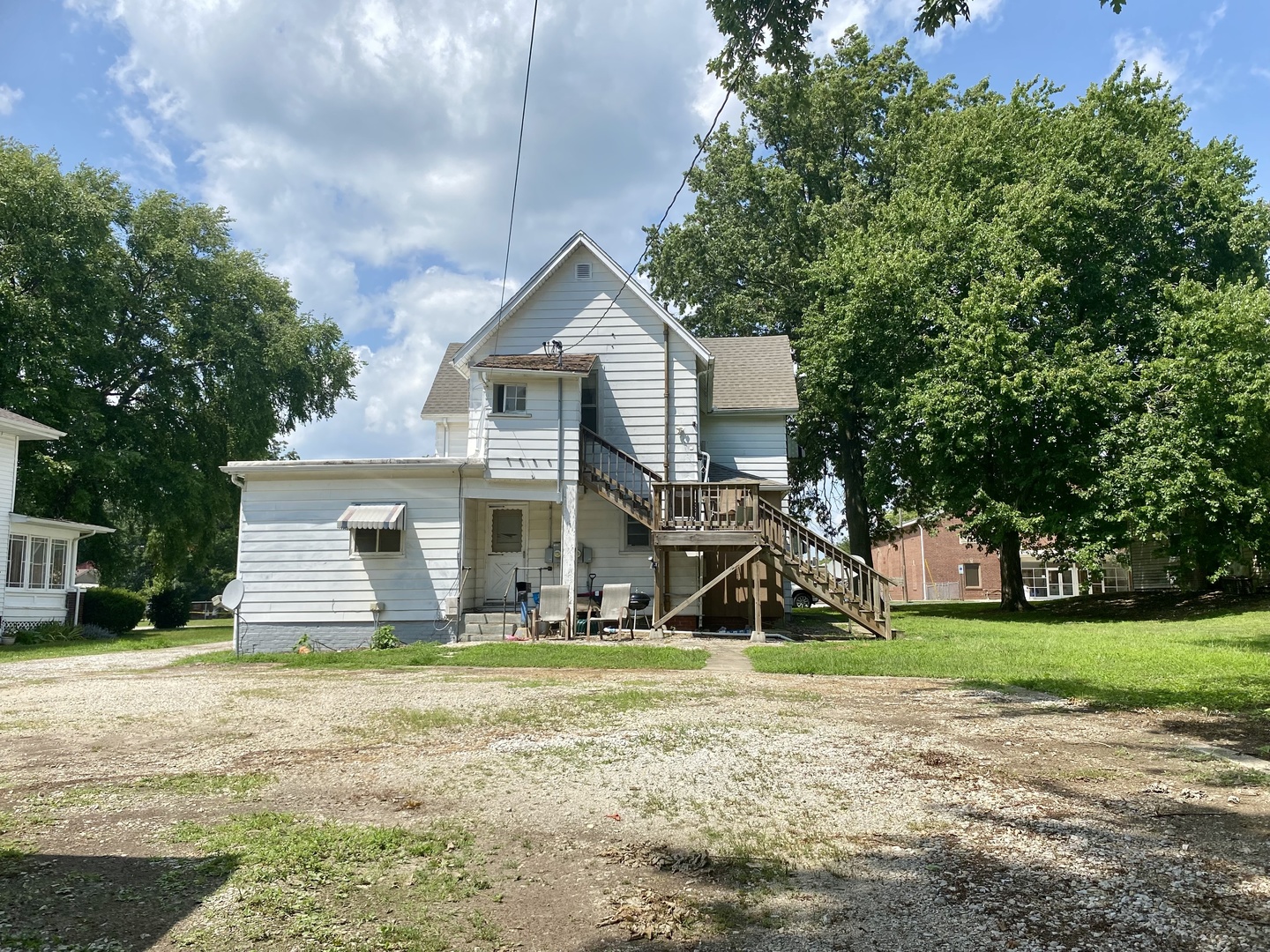 109 W Madison Street Property Photo 4