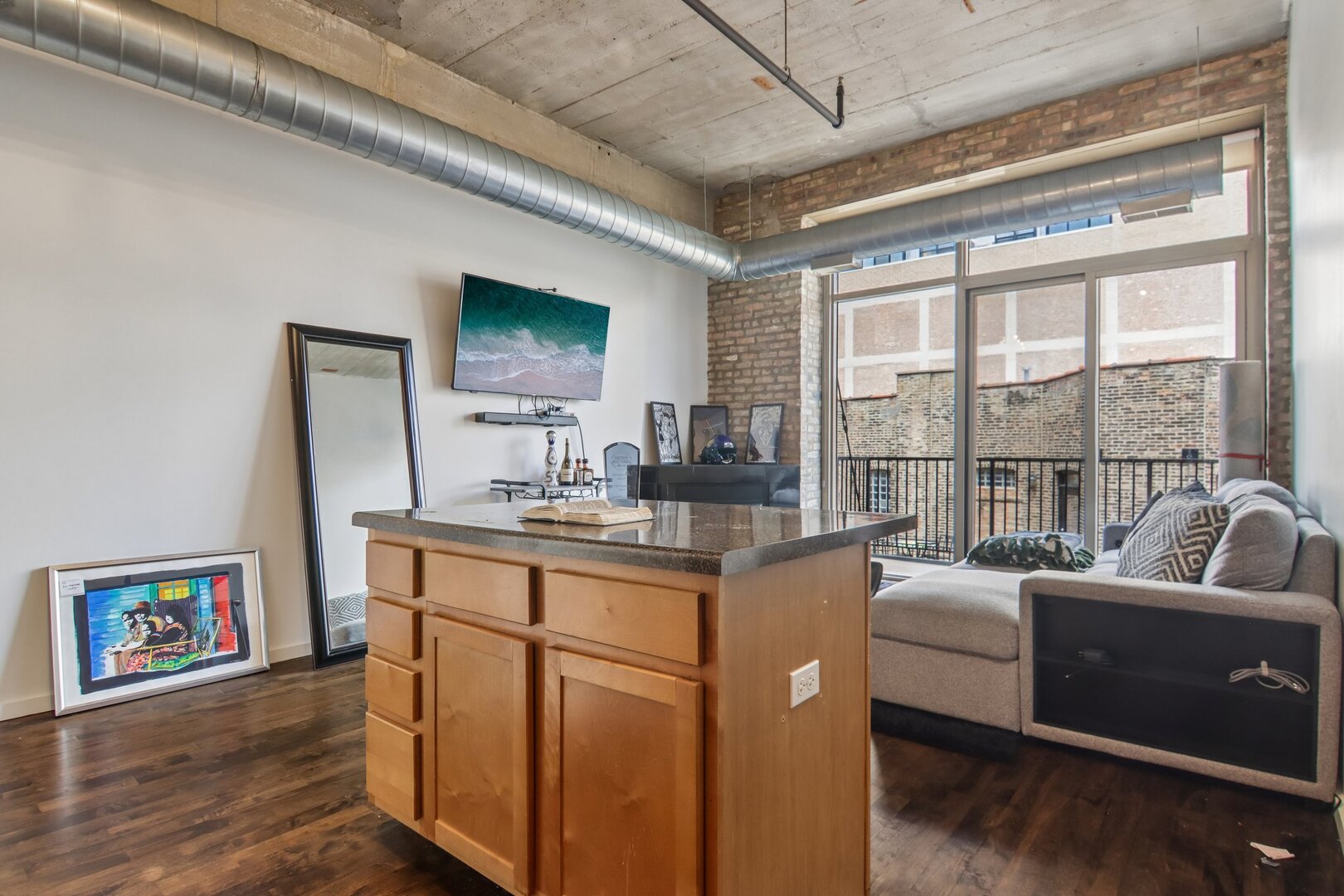 1528 S Wabash Avenue 405 Property Photo 8