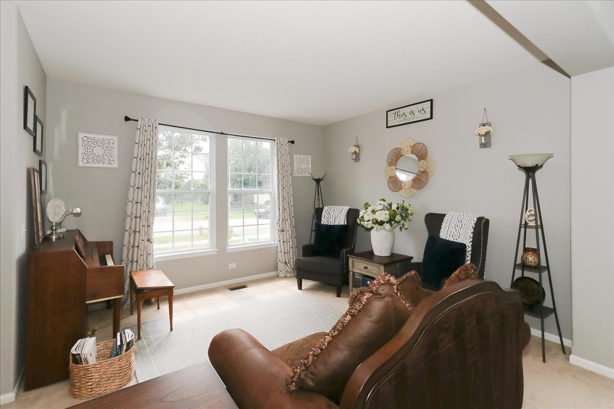 3112 Thunderbird Court Property Photo 5