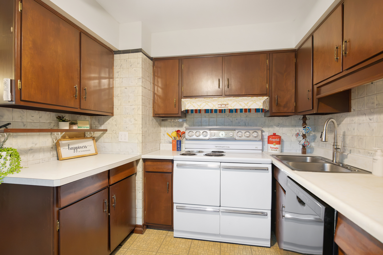326 E Alden Drive Property Photo 12
