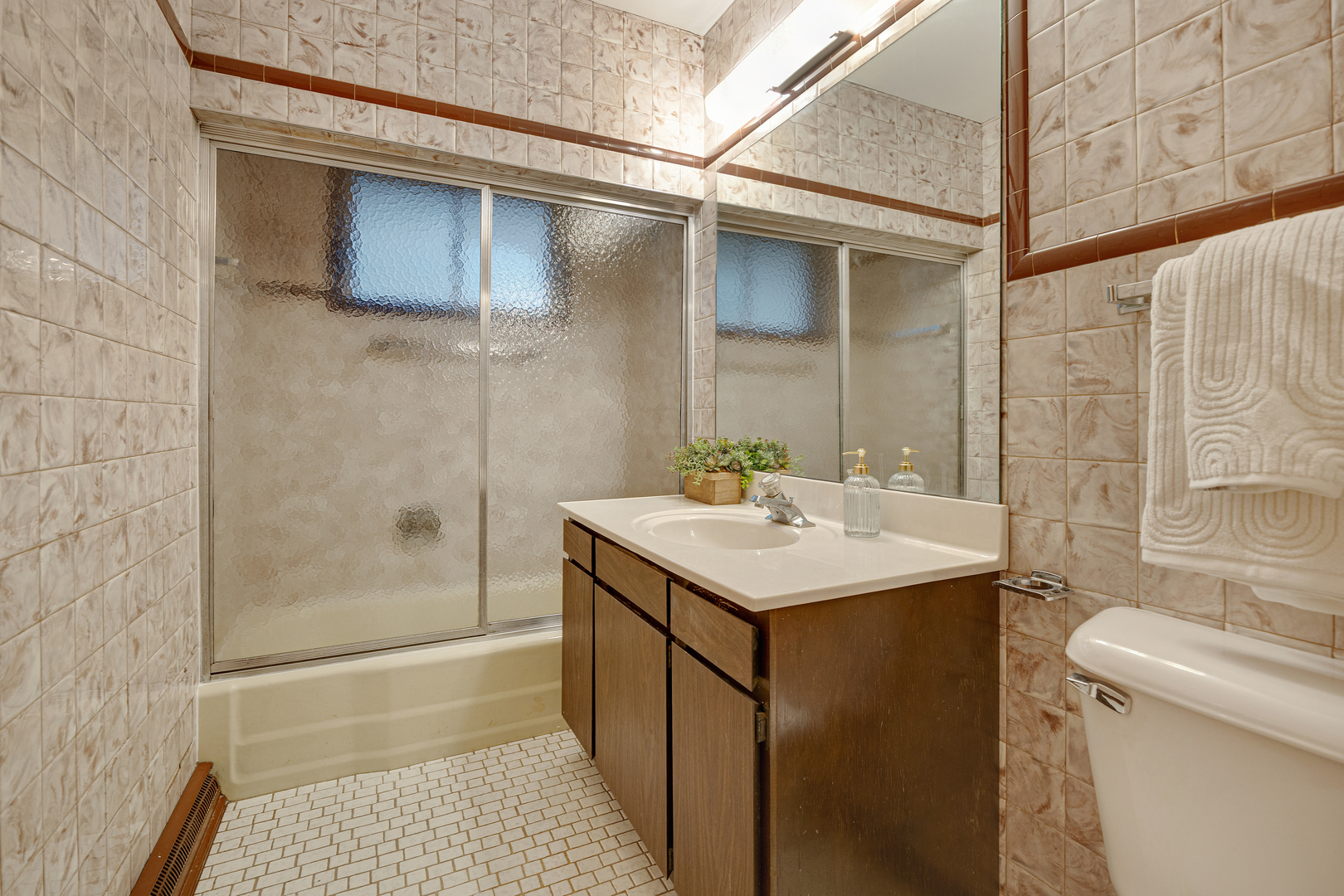 326 E Alden Drive Property Photo 14