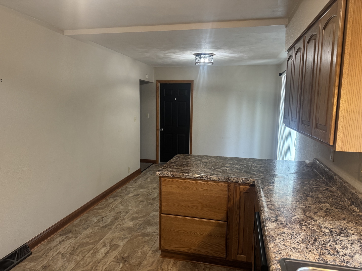 507 W Jefferson Avenue Property Photo 7