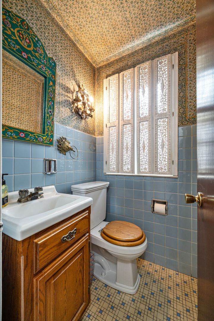 2907 W Bryn Mawr Avenue Property Photo 10