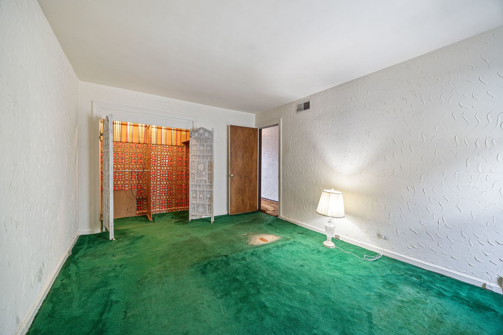 2907 W Bryn Mawr Avenue Property Photo 13