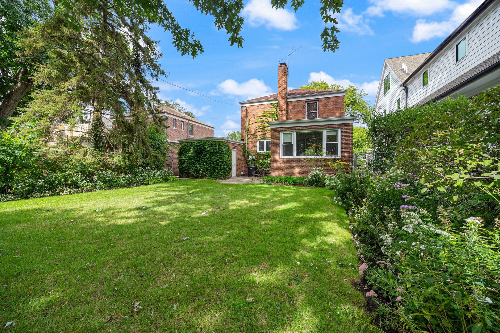 2907 W Bryn Mawr Avenue Property Photo 22