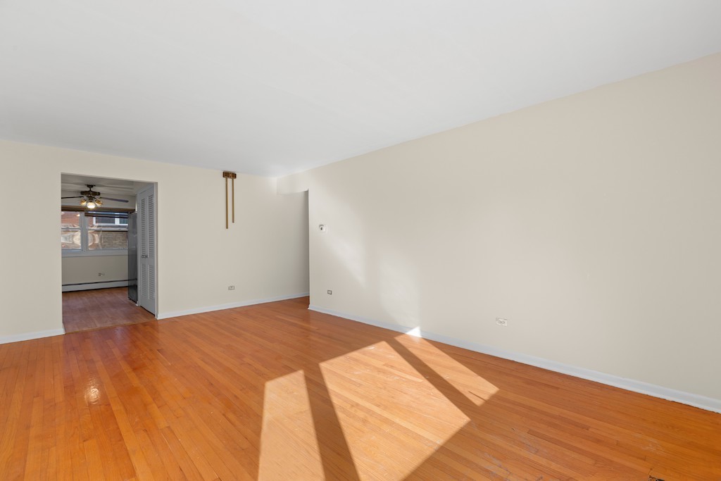 8121 S King Drive B2 Property Photo 3