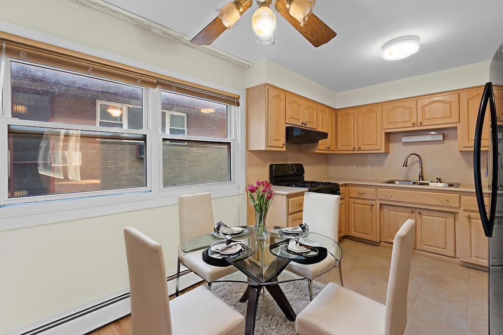 8121 S King Drive B2 Property Photo 5