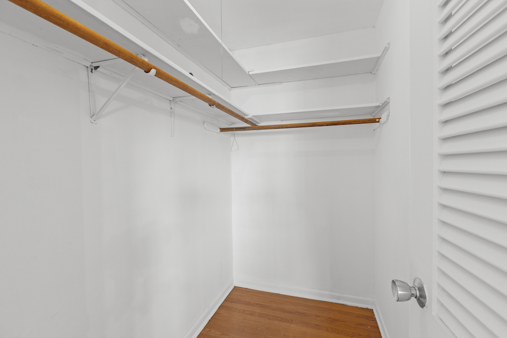 8121 S King Drive B2 Property Photo 8