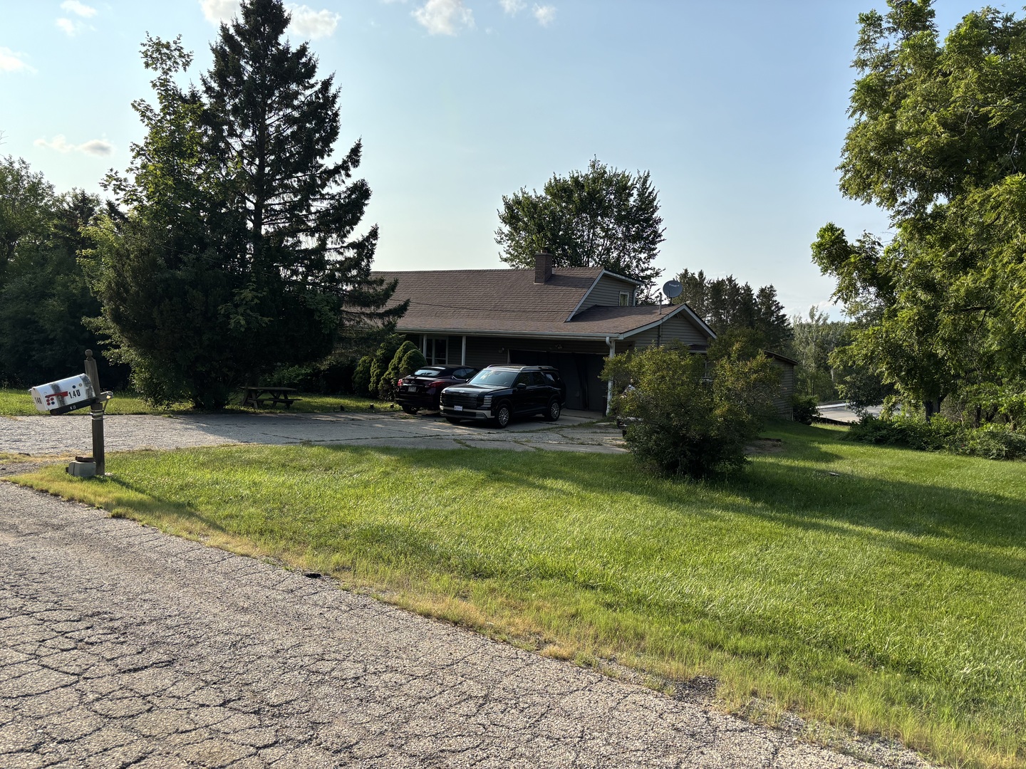 140 E Acre Court Property Photo 3