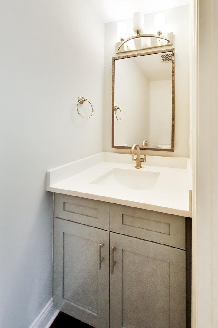 5502 Groveside Lane Property Photo 19