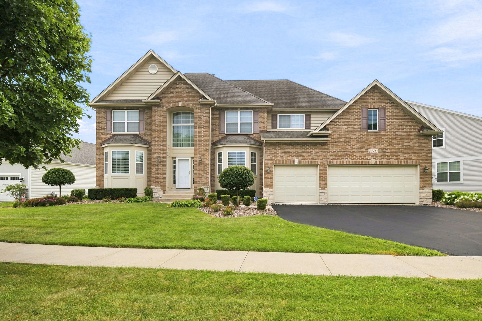 15913 S Selfridge Circle Property Photo 1