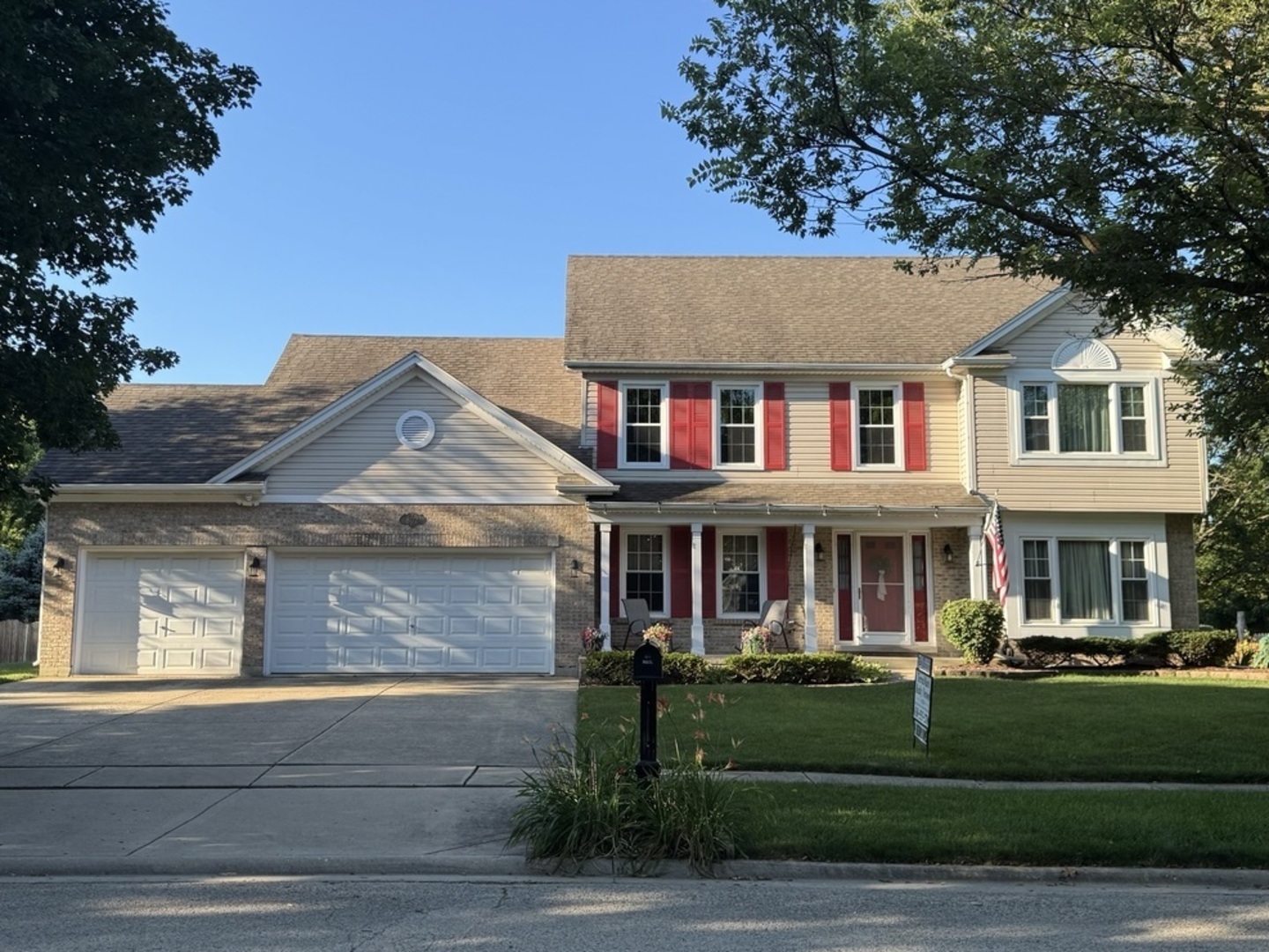 802 Arrowwood Drive Property Photo 1
