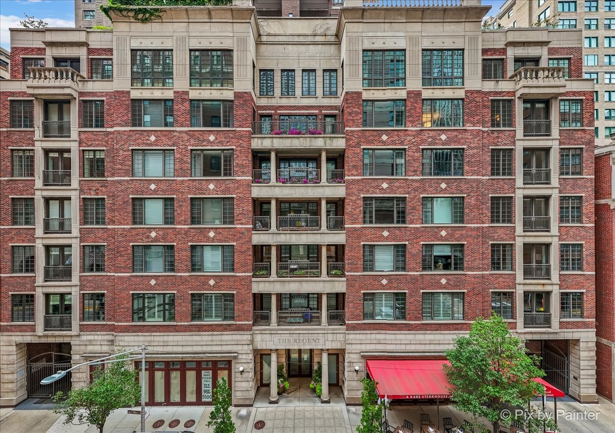 190 E Walton Place 603