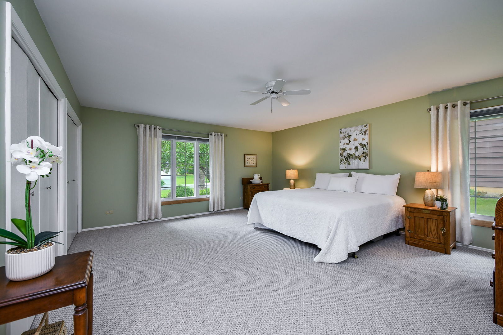 21w621 Buckingham Road Property Photo 18