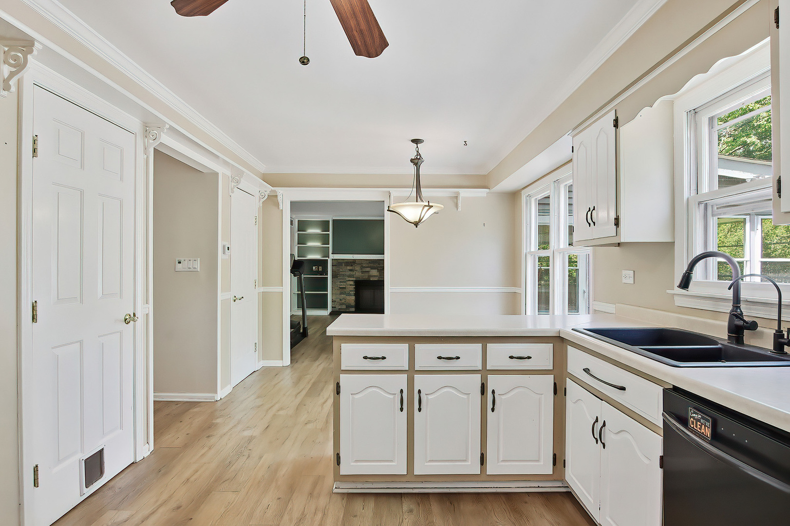 6710 Connecticut Trail Property Photo 5