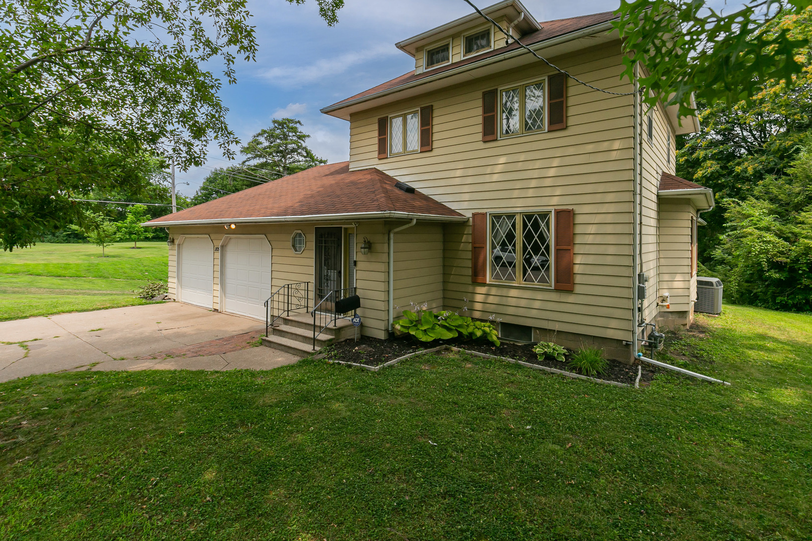 1105 11th Avenue Property Photo 1