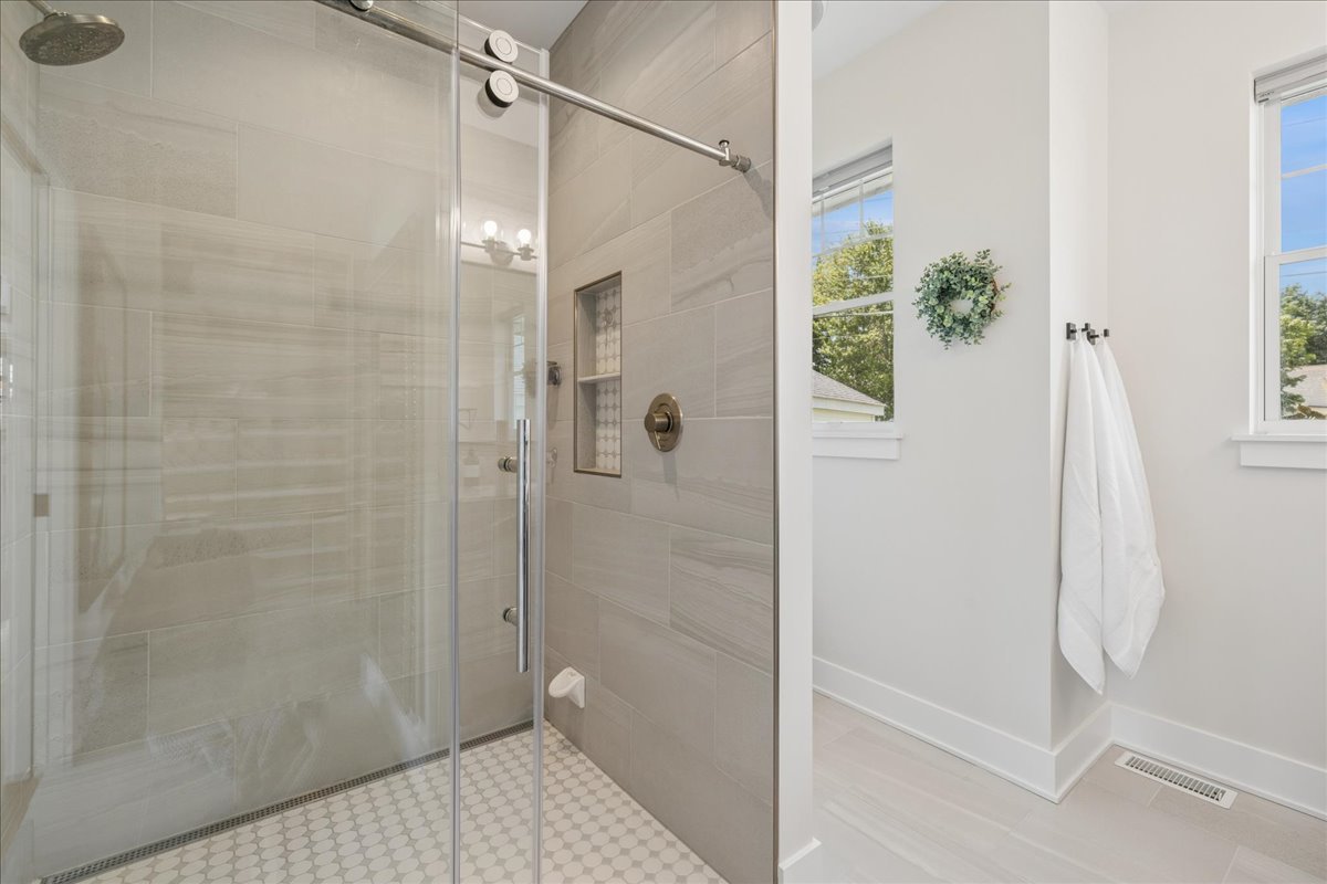 225 Edgewater Drive Property Photo 15
