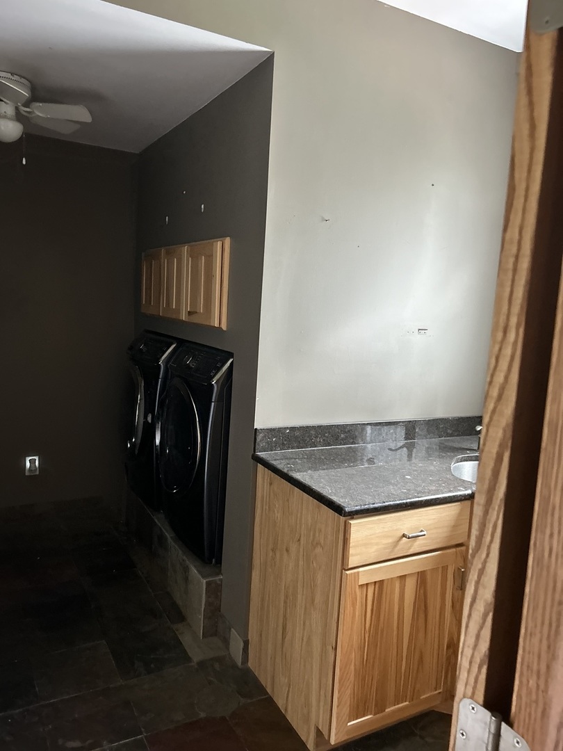 1910 Parkside Drive Property Photo 8