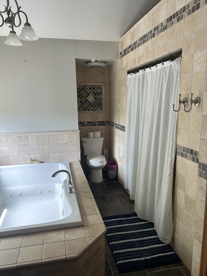1910 Parkside Drive Property Photo 12