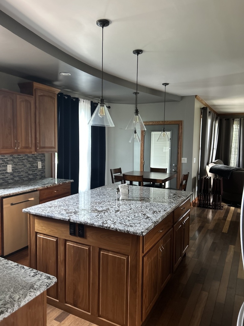 1910 Parkside Drive Property Photo 15