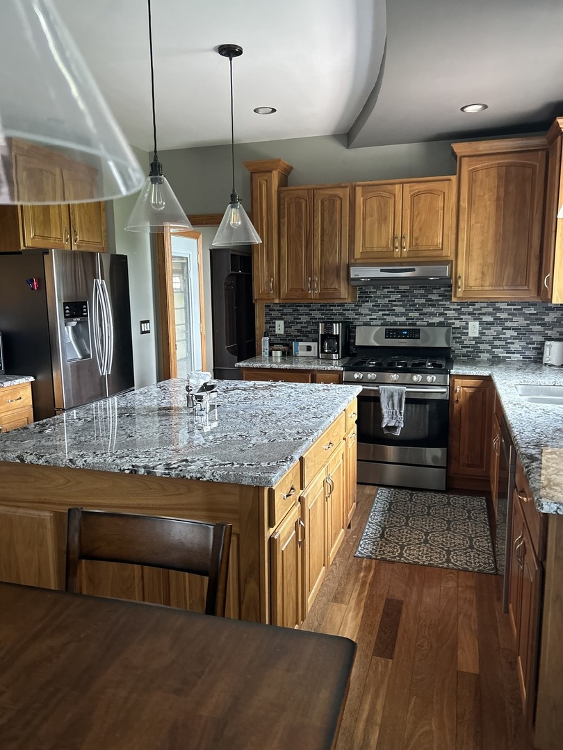 1910 Parkside Drive Property Photo 17