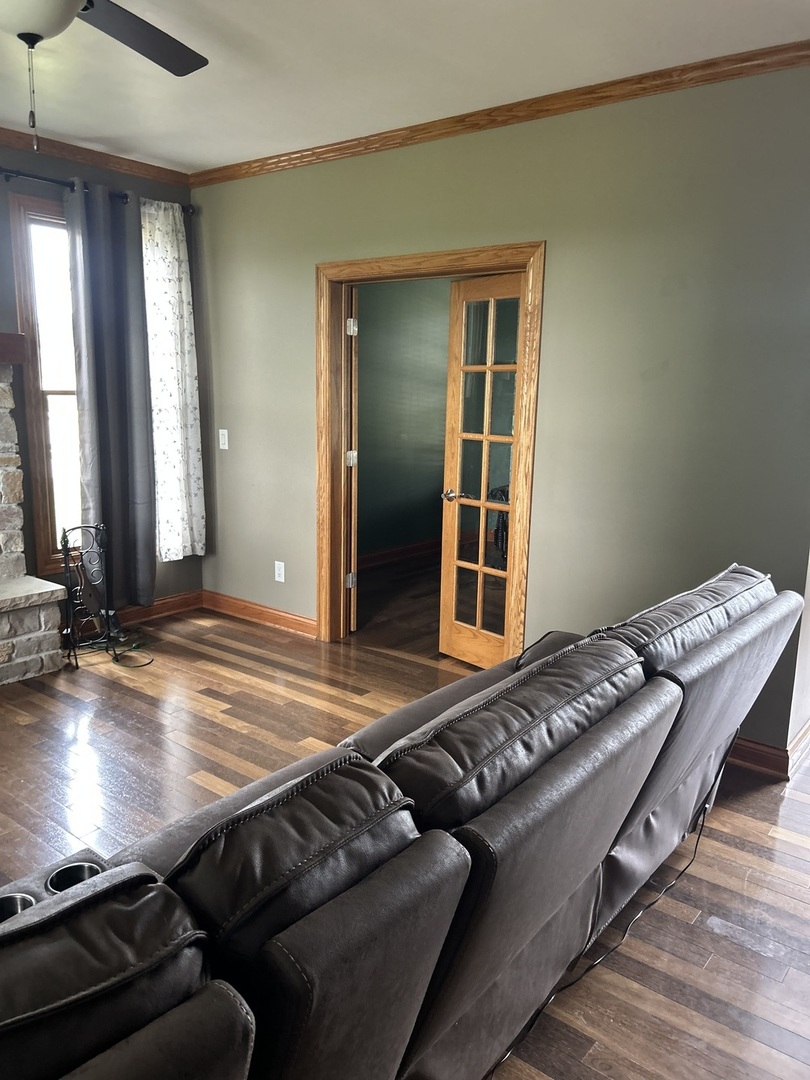 1910 Parkside Drive Property Photo 23