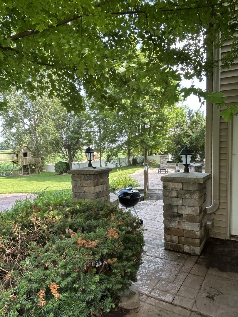 1910 Parkside Drive Property Photo 28