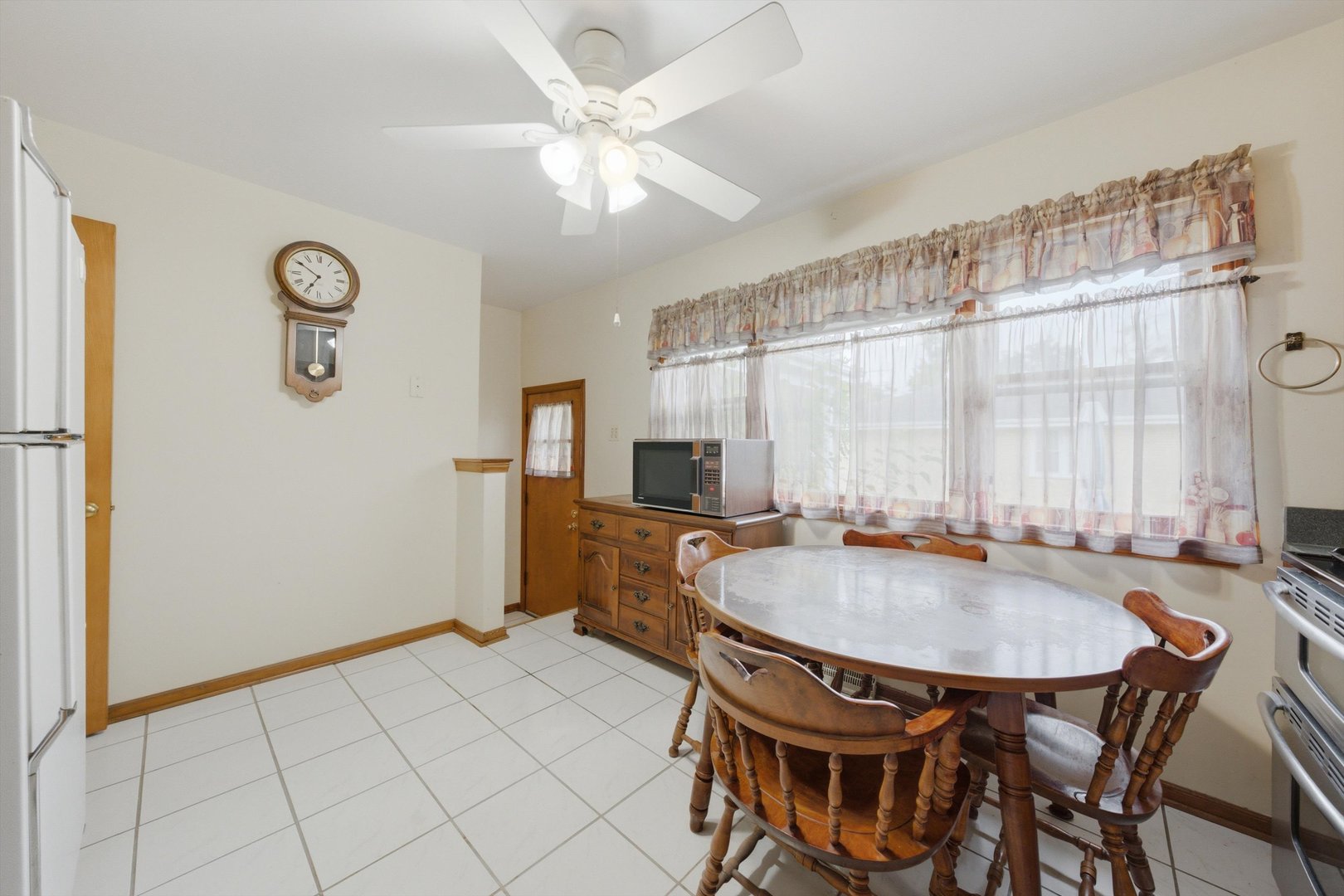 1944 Gardner Road Property Photo 4