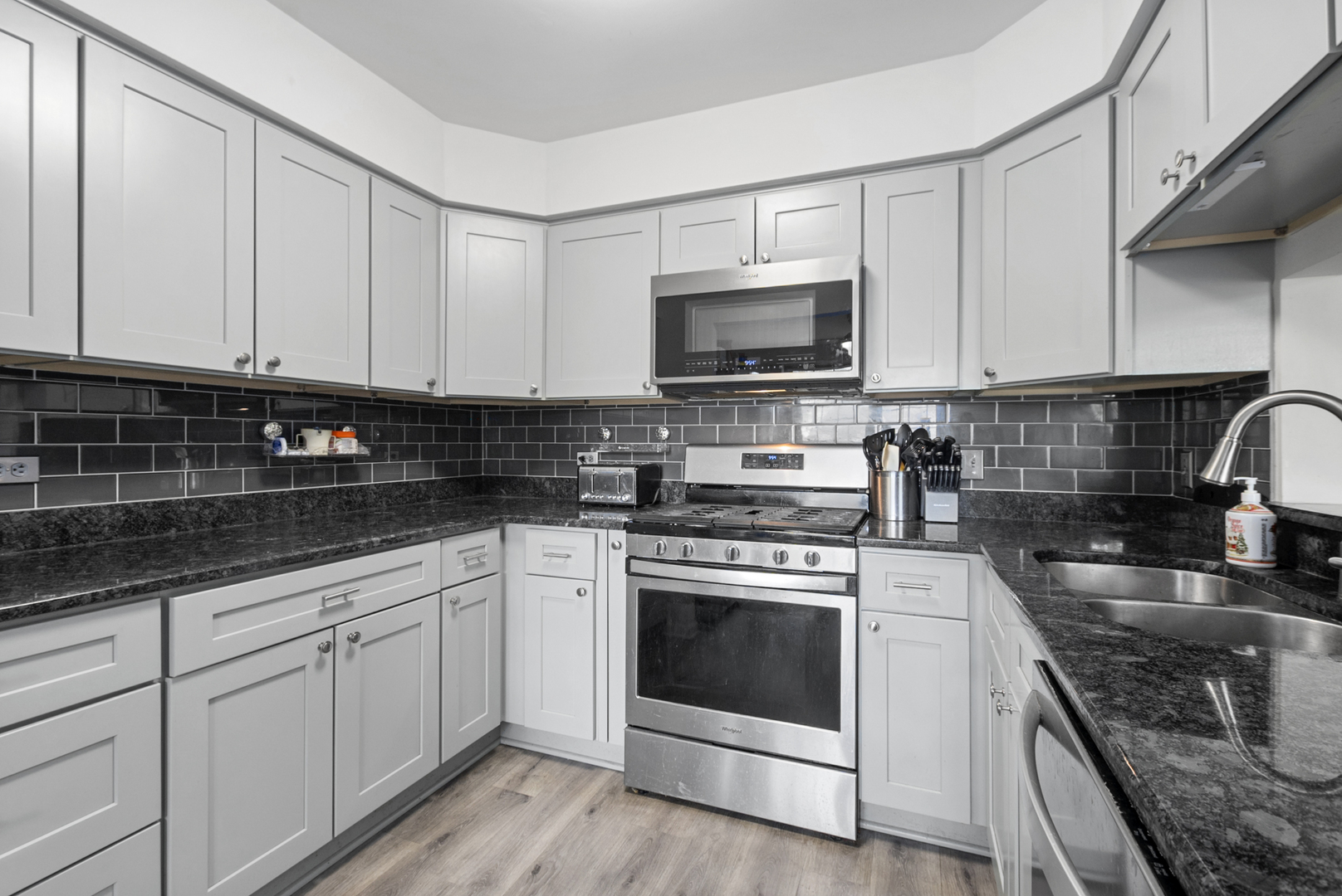 9227 Dexter Court Property Photo 7