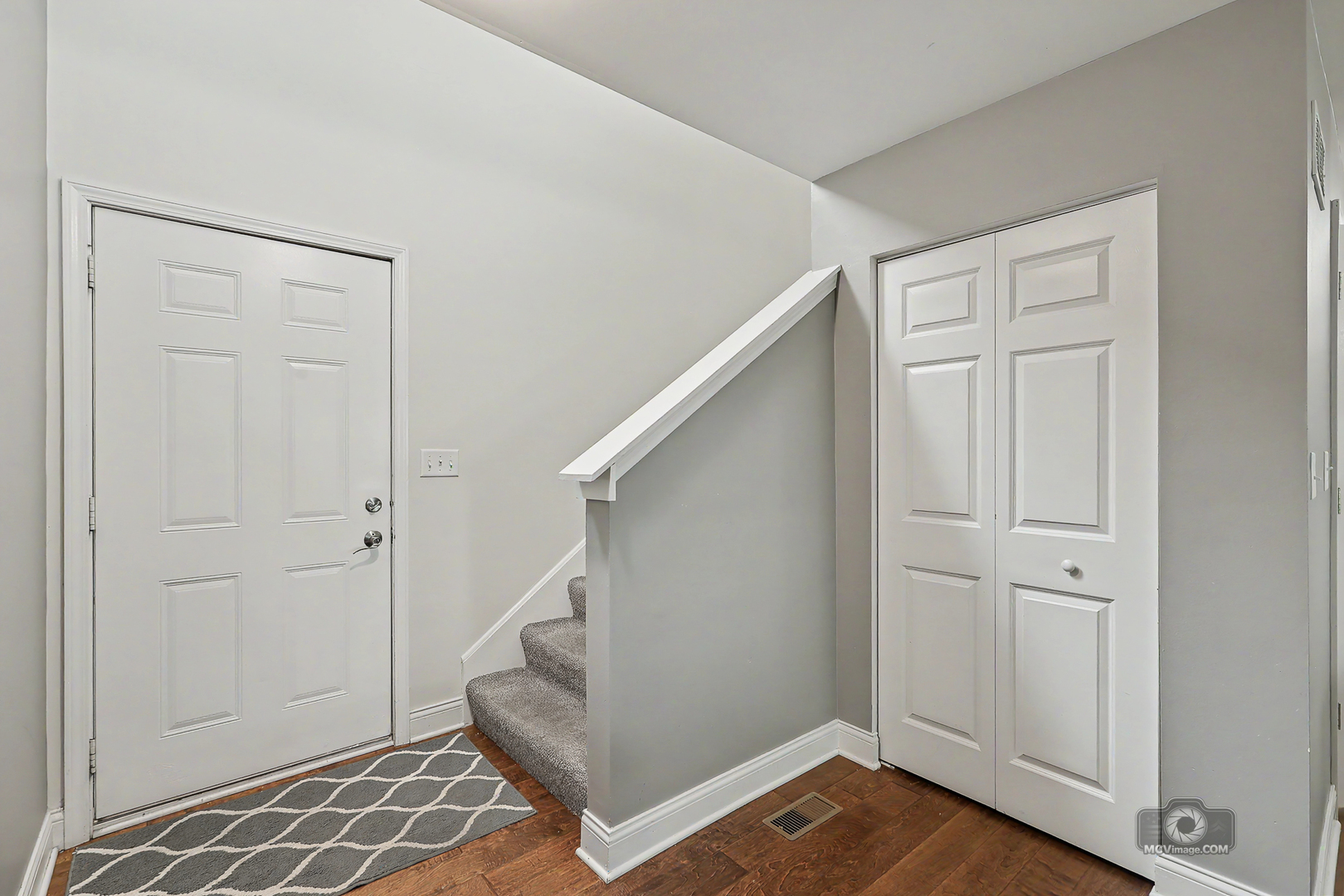 16602 Willow Walk Drive Property Photo 3