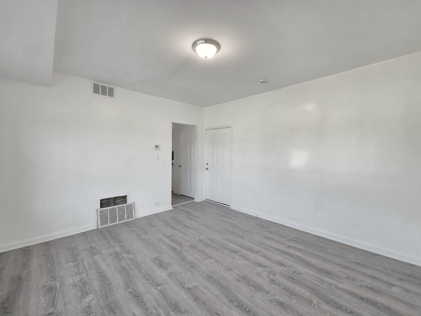 1943 W 63rd Street 2 Property Photo 4