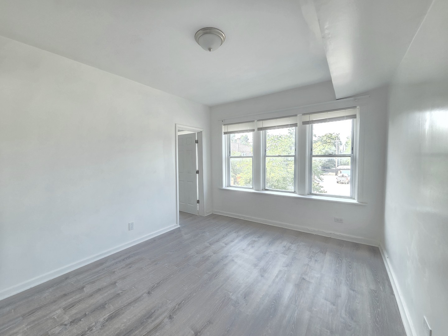 1943 W 63rd Street 2 Property Photo 6