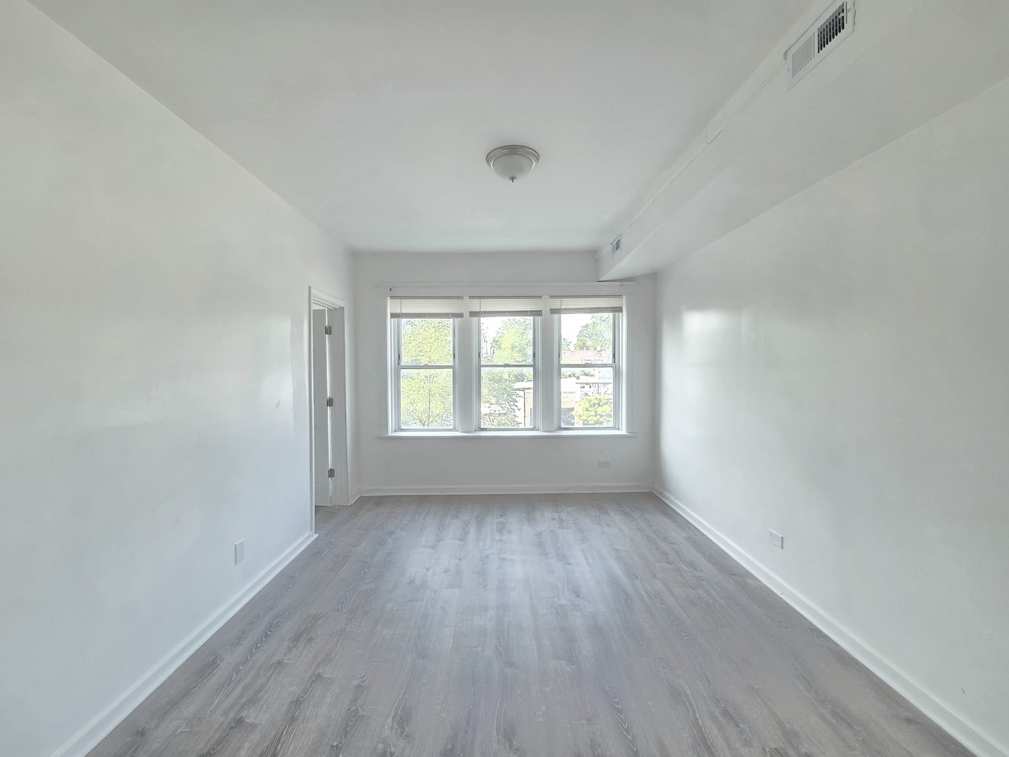 1943 W 63rd Street 2 Property Photo 7