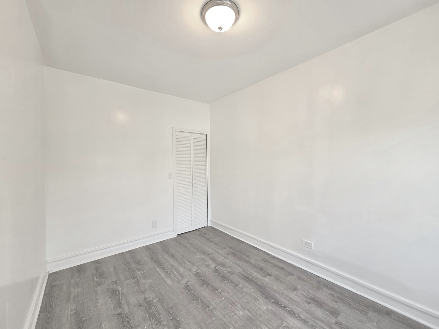 1943 W 63rd Street 2 Property Photo 11